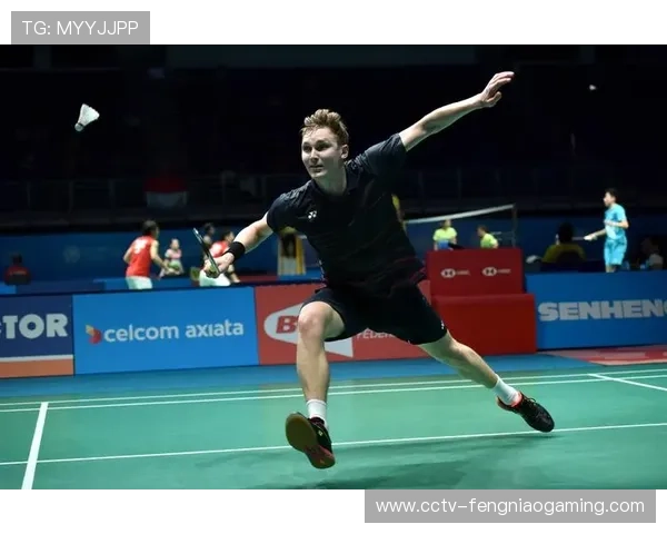 安赛龙以品牌老板身份亮相马来西亚大师赛场外，与球迷互动签名